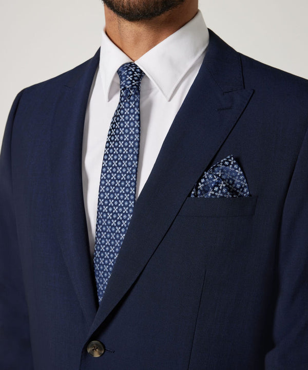 TIE & POCKET SQUARE